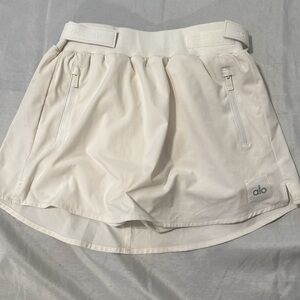 ALO Yoga Sporty Women's Cream Mini Skirt with Shorts Attached